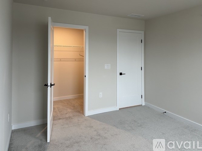 182 Mahogany Lane 3 Beds Townhouse for Rent - Photo Gallery 24