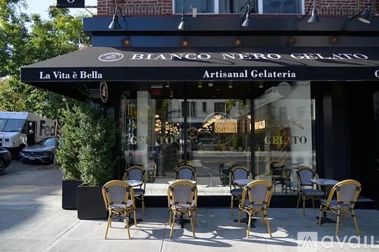 A storefront with the name "Bianco Nero Gelato" on it.