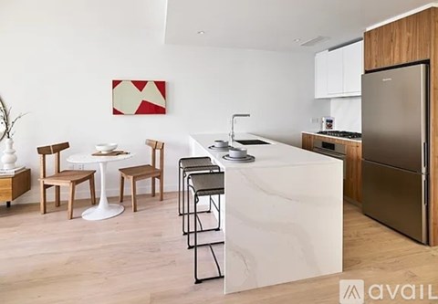 26th Ave 1 Bed Apartment for Rent - Photo Gallery 4