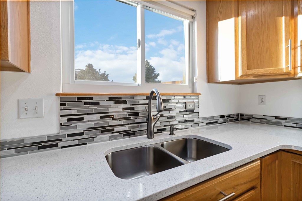 8431 Bed Straw Street 4 Beds House for Rent - Photo Gallery 23