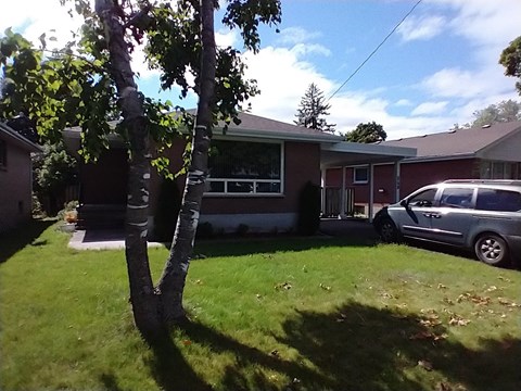 549 Bridge St. E. 3 Beds Apartment for Rent