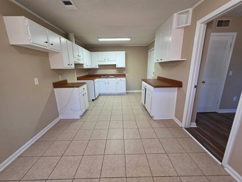 2711 Astoria Dr 4 Beds Apartment for Rent