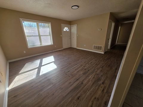 2711 Astoria Dr 4 Beds Apartment for Rent