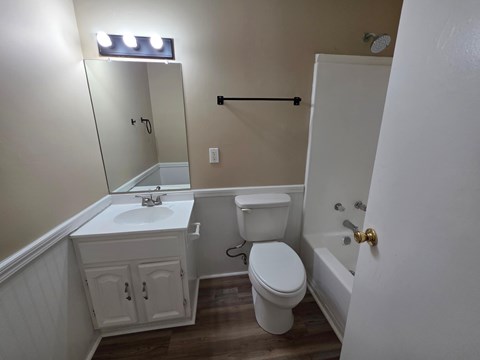 2711 Astoria Dr 4 Beds Apartment for Rent