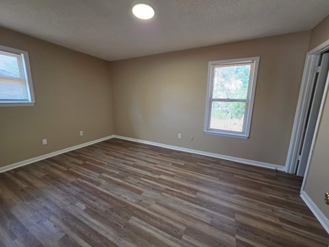 2711 Astoria Dr 4 Beds Apartment for Rent
