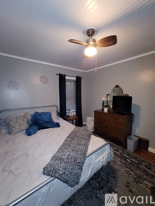 411 Adams Ave 2 Beds Apartment for Rent - Photo Gallery 1