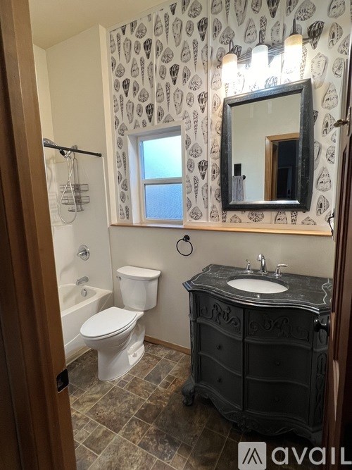 1007 NW Lake St 2 Beds Apartment for Rent - Photo Gallery 8