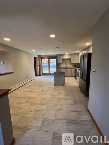 1049 Mammoth Rd 4 Beds Apartment for Rent - Photo Gallery 3