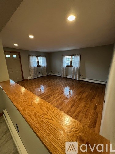 1049 Mammoth Rd 4 Beds Apartment for Rent - Photo Gallery 4