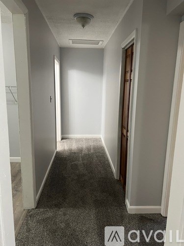 1049 Mammoth Rd 4 Beds Apartment for Rent - Photo Gallery 7