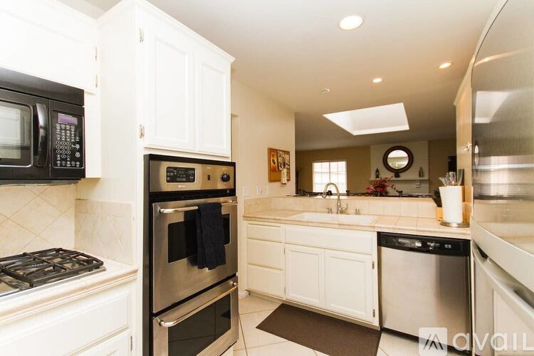 331 East Bluebell Place 4 Beds Single Family Home for Rent - Photo Gallery 12