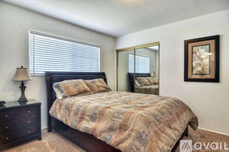 331 East Bluebell Place 4 Beds Single Family Home for Rent - Photo Gallery 36