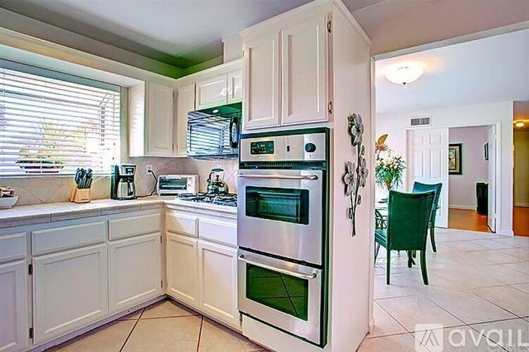 331 East Bluebell Place 4 Beds Single Family Home for Rent - Photo Gallery 9