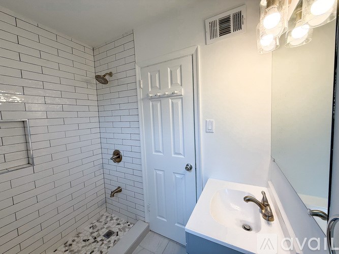 7028 Valley Ave 2 Beds Apartment for Rent - Photo Gallery 4