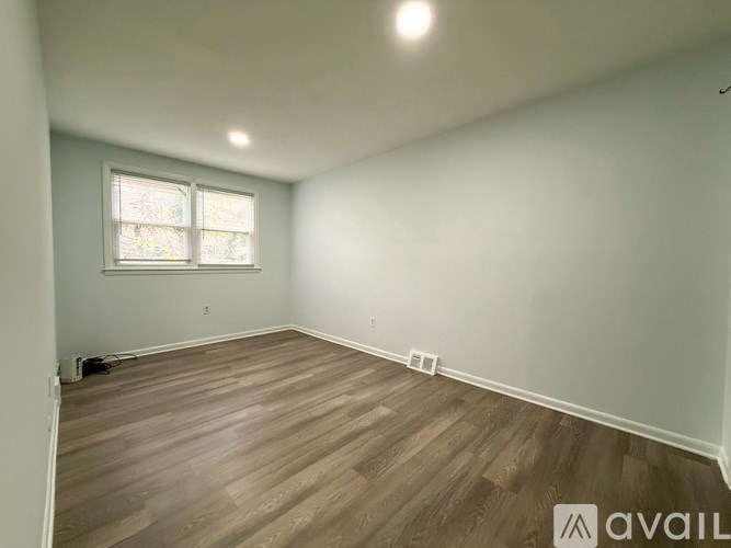 7028 Valley Ave 2 Beds Apartment for Rent - Photo Gallery 6