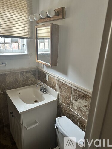 909 Clinton Street 1 Bed Apartment for Rent - Photo Gallery 5