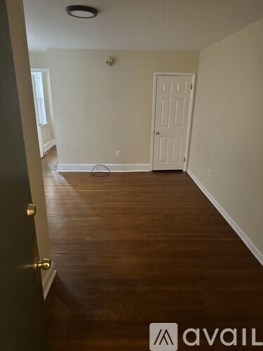 909 Clinton Street 1 Bed Apartment for Rent - Photo Gallery 6