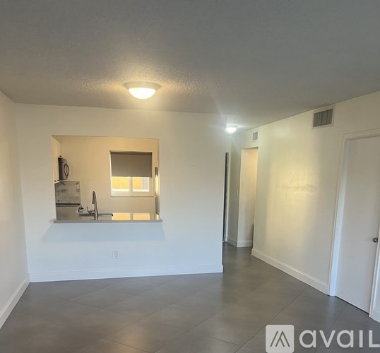 7720 Camino Real 1 Bed Apartment for Rent - Photo Gallery 9