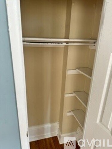 909 Clinton Street 1 Bed Apartment for Rent - Photo Gallery 8