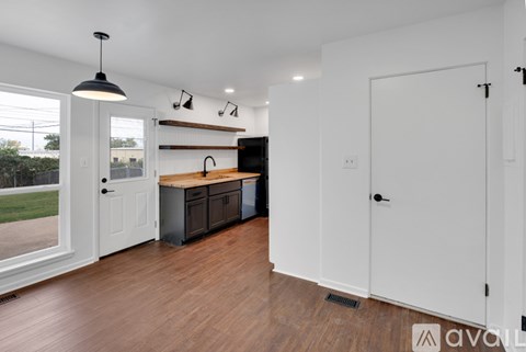 5415 East 17th Street 2 Beds Single Family Home for Rent - Photo Gallery 5