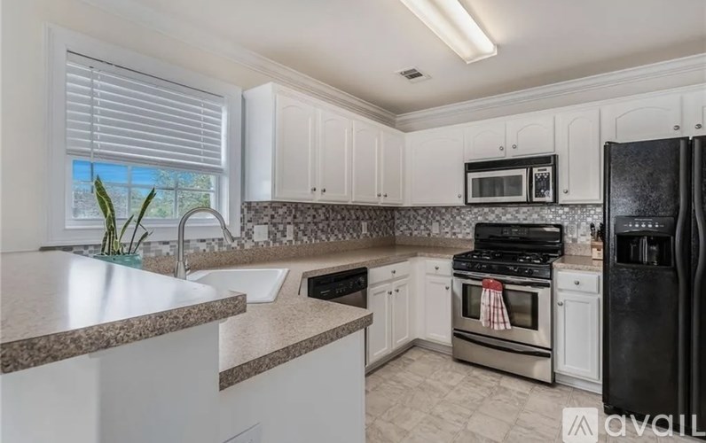 207 Providence Dr 3 Beds Apartment for Rent - Photo Gallery 7