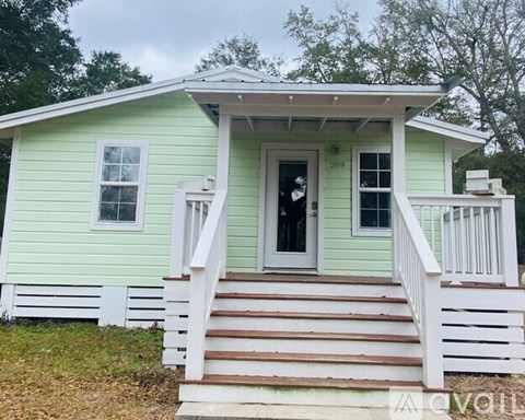 289 Sherwood Rd 3 Beds Apartment for Rent