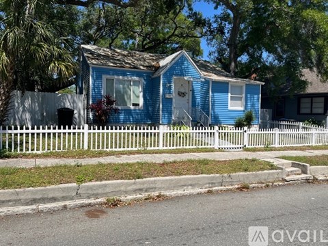 821 Newton Avenue South 3 Beds Apartment for Rent