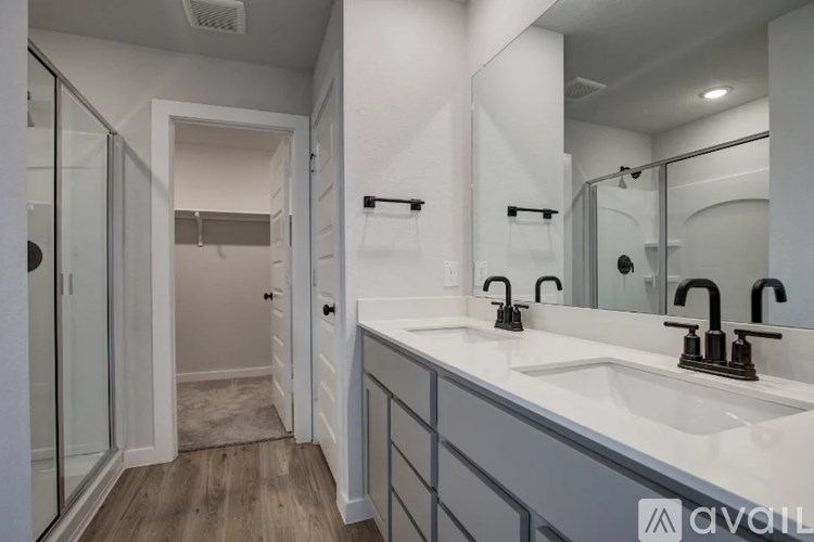 5935 West Hausman Road, Bldg# 25 3 Beds Single Family Home for Rent - Photo Gallery 12