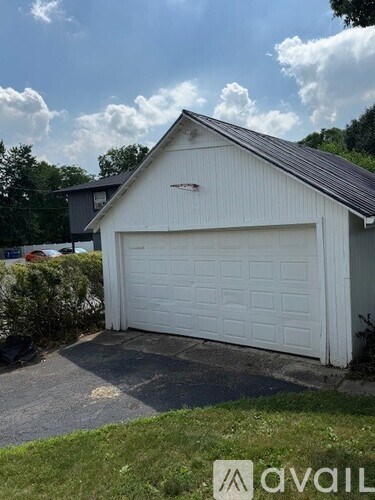 67 Hill Road North 2 Beds Apartment for Rent