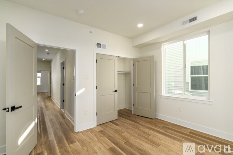2500 E Tioga St 2 Beds Apartment for Rent - Photo Gallery 12