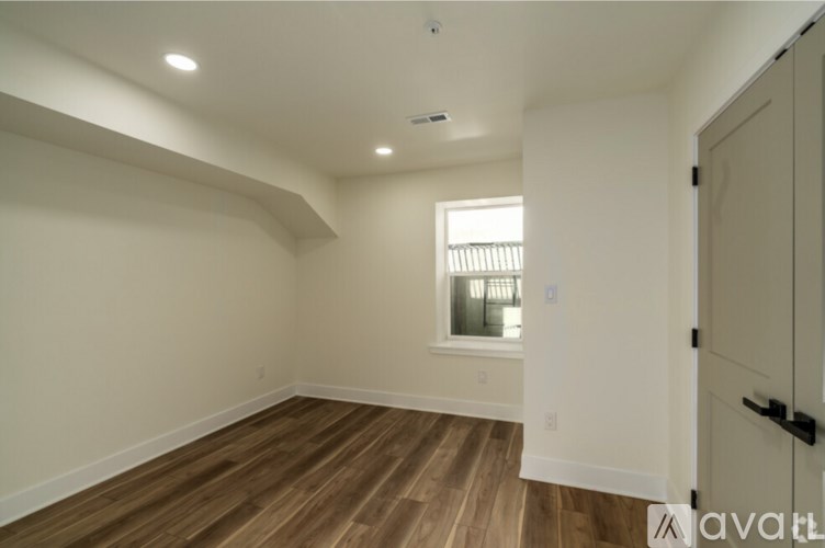 2500 E Tioga St 2 Beds Apartment for Rent - Photo Gallery 22