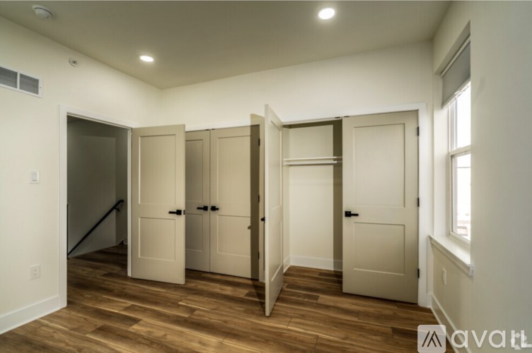 2500 E Tioga St 2 Beds Apartment for Rent - Photo Gallery 8