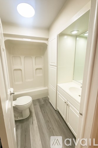 93 6th Ave 4 Beds Apartment for Rent - Photo Gallery 5