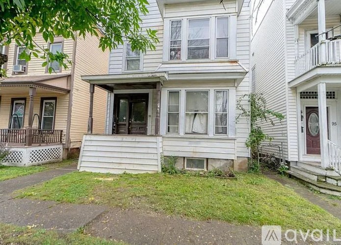 93 6th Ave 4 Beds Apartment for Rent - Photo Gallery 9