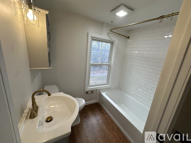 124 Seymour Road 3 Beds Single Family Home for Rent - Photo Gallery 8