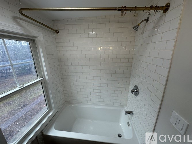 124 Seymour Road 3 Beds Single Family Home for Rent - Photo Gallery 9