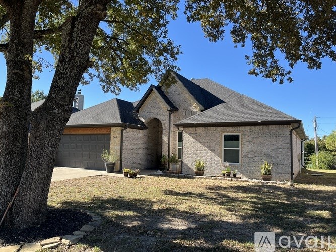 223 Port Drive 3 Beds Single Family Home for Rent - Photo Gallery 2