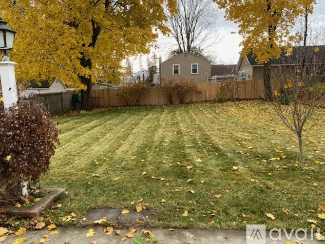 300 Caroline Street 2 Beds Single Family Home for Rent - Photo Gallery 13