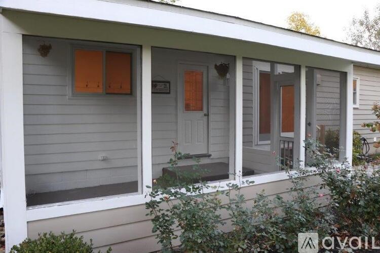 300 Caroline Street 2 Beds Single Family Home for Rent - Photo Gallery 35