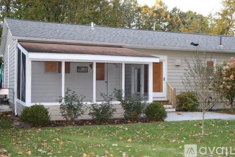 300 Caroline Street 2 Beds Single Family Home for Rent - Photo Gallery 36