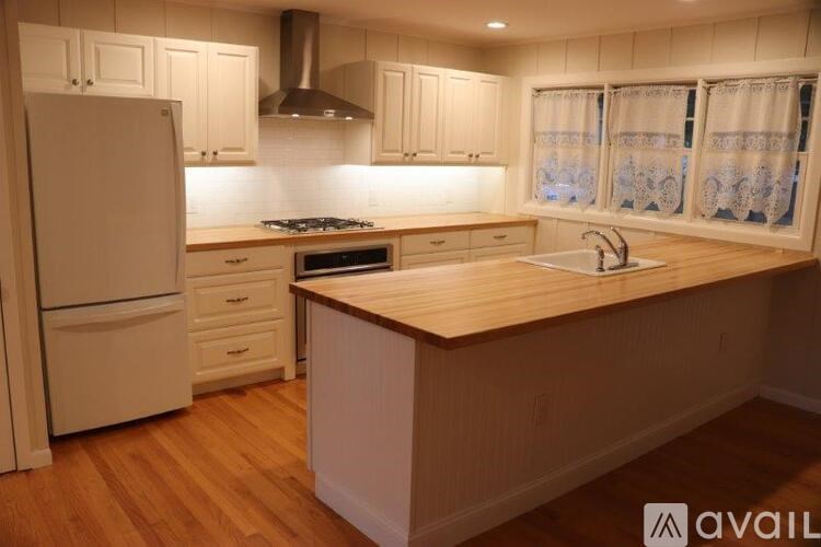 300 Caroline Street 2 Beds Single Family Home for Rent - Photo Gallery 45