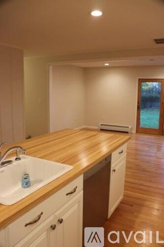 300 Caroline Street 2 Beds Single Family Home for Rent - Photo Gallery 48