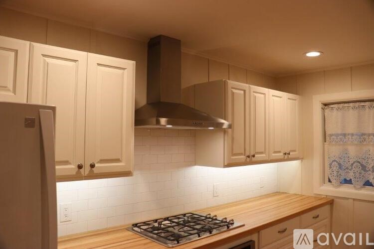 300 Caroline Street 2 Beds Single Family Home for Rent - Photo Gallery 49