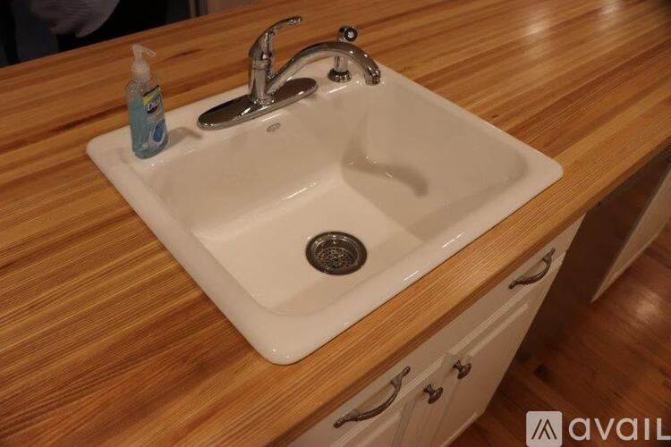 300 Caroline Street 2 Beds Single Family Home for Rent - Photo Gallery 55