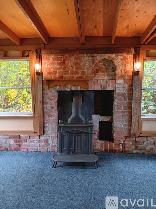 2479 Malletts Bay Avenue 3 Beds Single Family Home for Rent - Photo Gallery 13