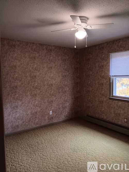 2479 Malletts Bay Avenue 3 Beds Single Family Home for Rent - Photo Gallery 4