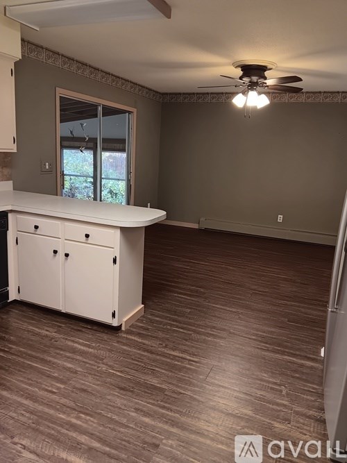 2479 Malletts Bay Avenue 3 Beds Single Family Home for Rent - Photo Gallery 10