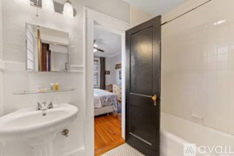500 Queens Rd 2 Beds Apartment for Rent - Photo Gallery 3