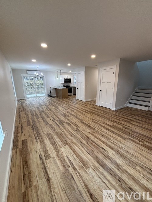 20 Pond Road 3 Beds Townhouse for Rent - Photo Gallery 2