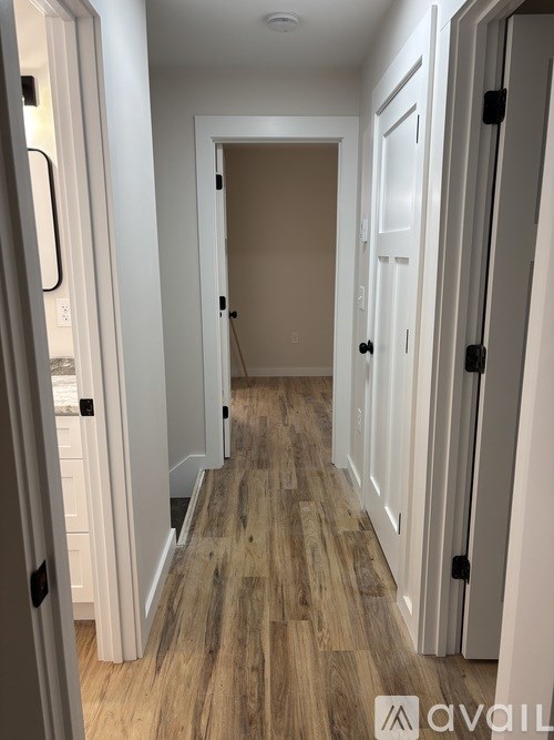 20 Pond Road 3 Beds Townhouse for Rent - Photo Gallery 15